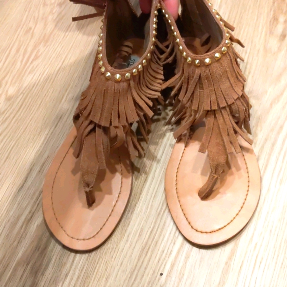 Sandles